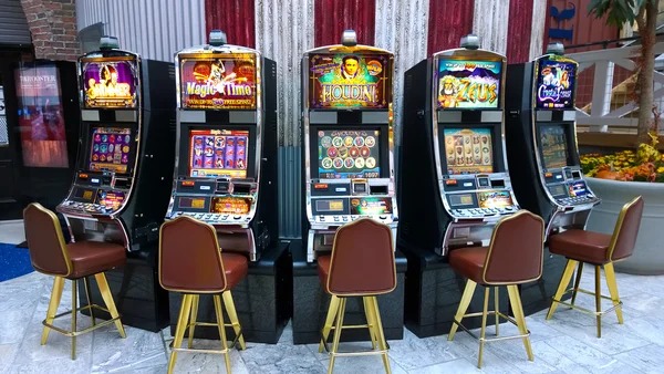 son4d Live Game Show multi-camera studio with dealer and card table